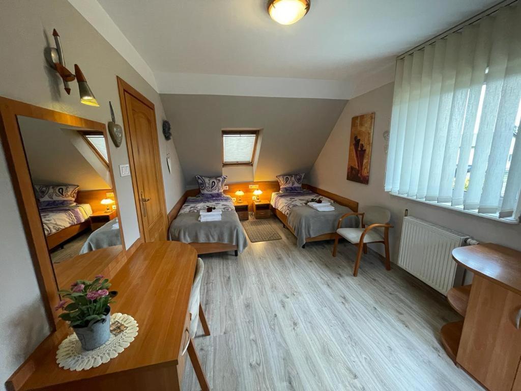 Villa Regina - Spokojna Okolica - 100 Metrow Od Lasu - Blisko Szpitala Kościerzyna Exterior foto