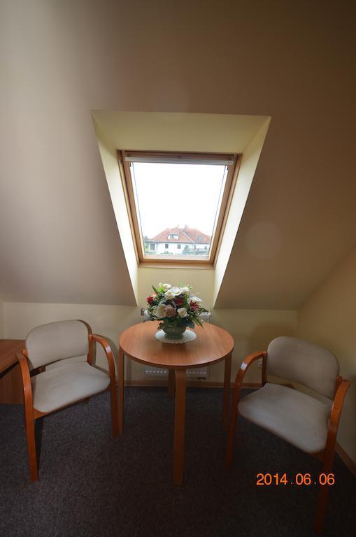 Villa Regina - Spokojna Okolica - 100 Metrow Od Lasu - Blisko Szpitala Kościerzyna Habitación foto